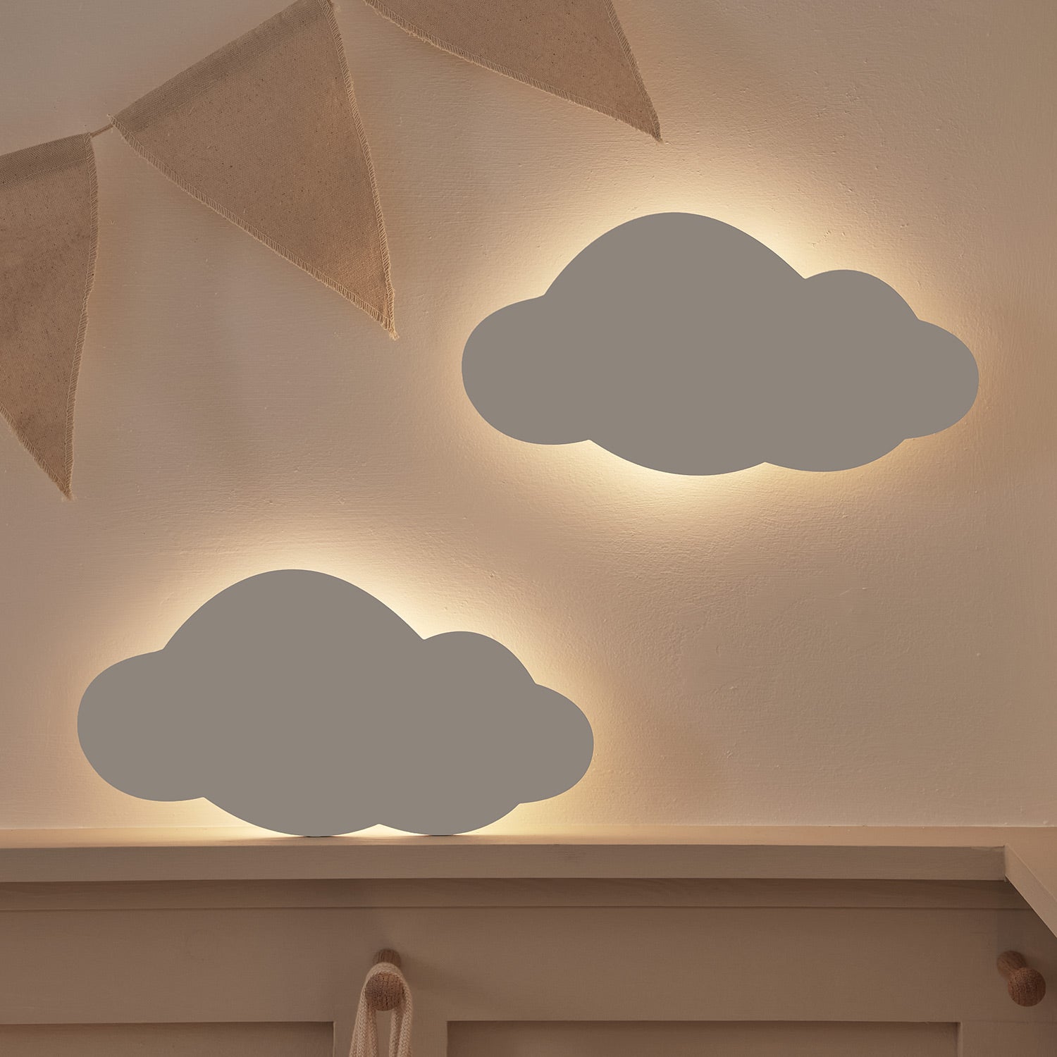 lights4fun.fr 2 appliques murales rechargeables silhouette nuage avec tÃ©lÃ©commande donna